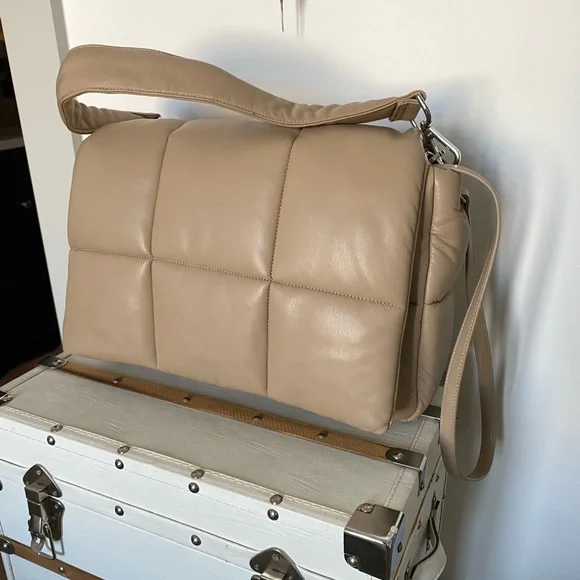 Stand Studio Wanda Faux Leather Quilted Neutral Clutch - Picture 3 of 10